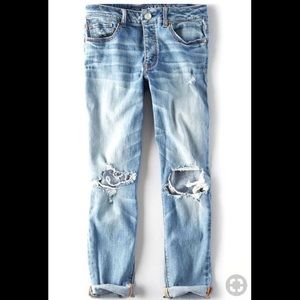 light wash distressed boyfriend jeans